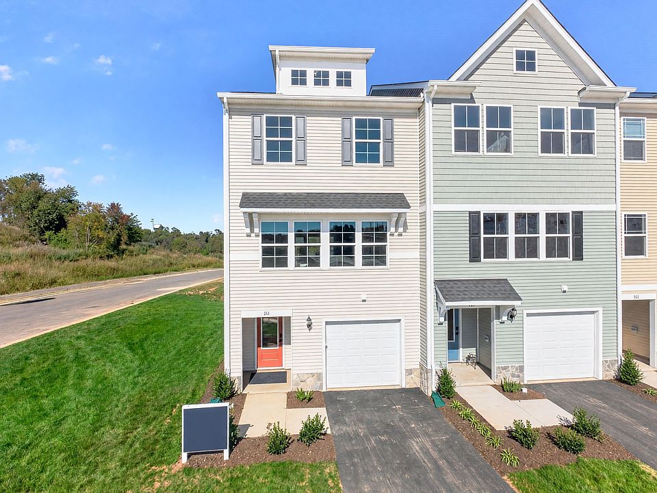 Creekwood Village Townhome Model - Elevation C