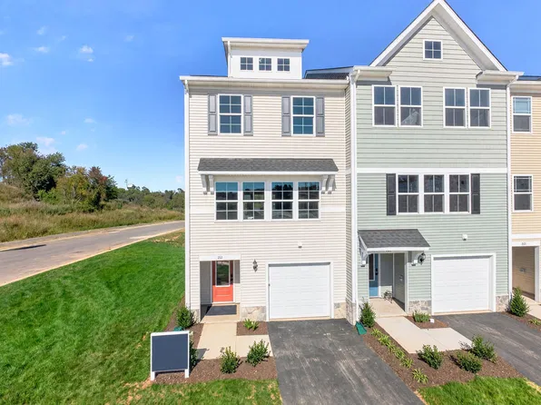 165 Gibraltar Dr, Waynesboro, VA 22980