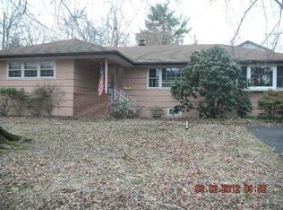 345 Tappan Rd, Norwood, NJ 07648