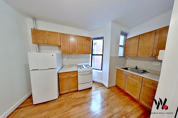 Rented by Warren T Real Estate Corp. | media 15