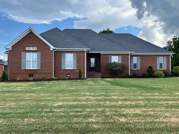 17916 Remington Dr, Athens, AL 35611
