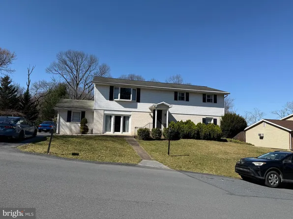 1022 Topview Dr, Harrisburg, PA 17112