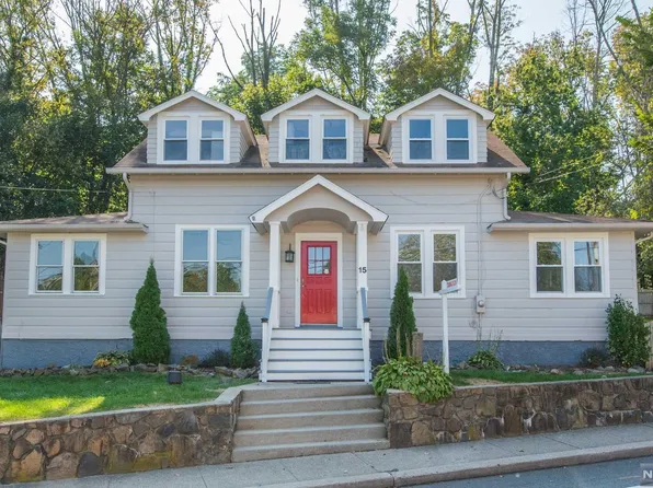 15 White Hall Rd, Towaco, NJ 07082
