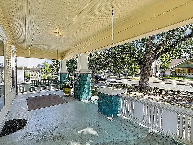 515 S Vine St — Photo 5