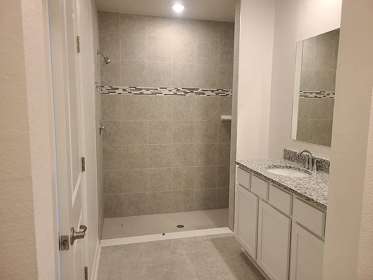 61 Rickenbacker Dr — Photo 15