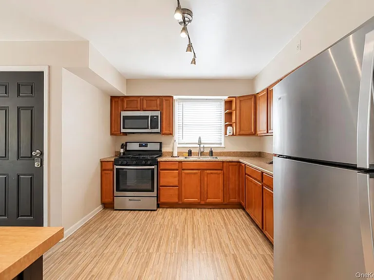 5 Tyler Ave — Photo 13