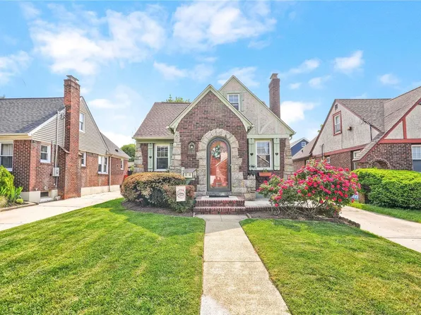 67 N Oceanside Road, Rockville Centre, NY 11570
