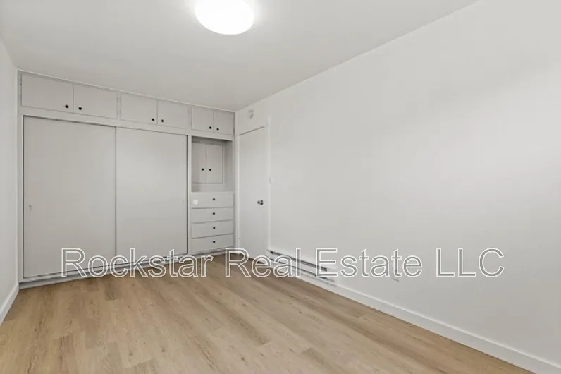 2 bed, 1.0 bath, $1,350 — Photo 4