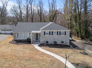 1088 Sparrow Rd, Jenkintown, PA 19046