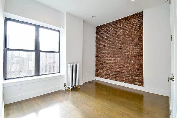 Rented by City Prime Commercial Realty  | media 3