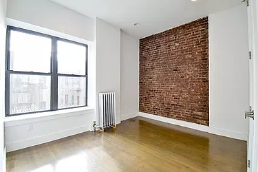 Rented by City Prime Commercial Realty 