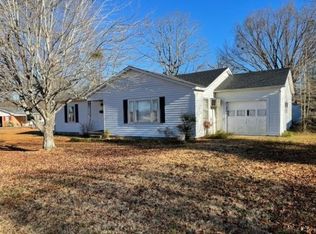 385 Pinhook Dr, Savannah, TN 38372