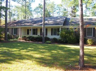 470 Stoneyfield Dr, Southern Pines, NC 28387