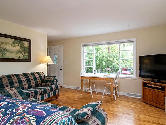 3rd image of 206 N 10TH AVENUE