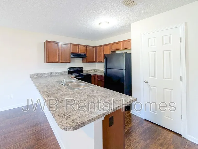 6501 Timmerman Ct — Photo 2