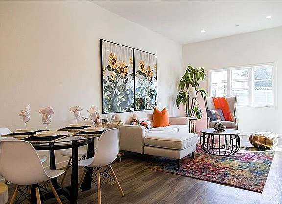 Catalina Luxury Apartments — Photo 11