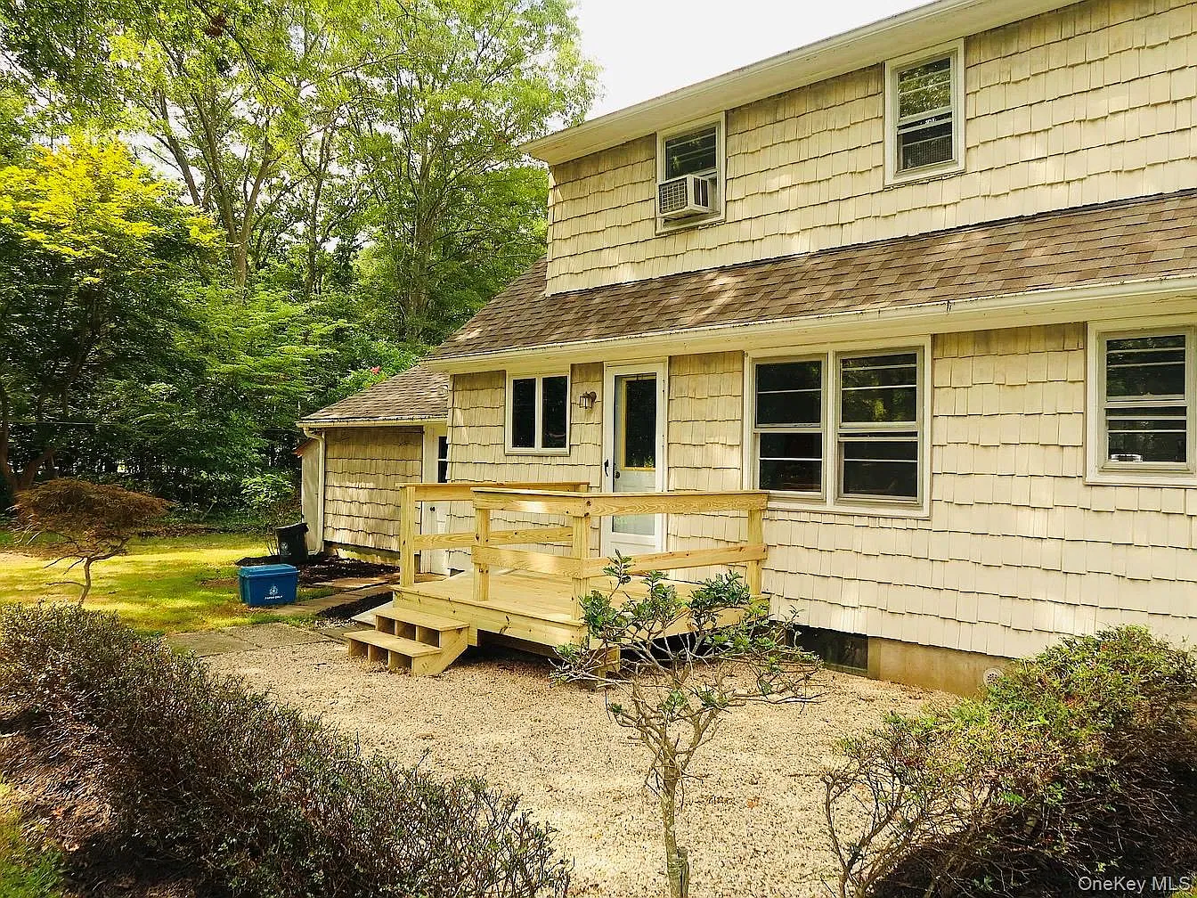 4 bed, 2.0 bath, 1694 sqft, $4,400 — Photo 4