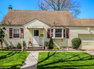 1301 Sunnyfield Dr, Linden, NJ 07036