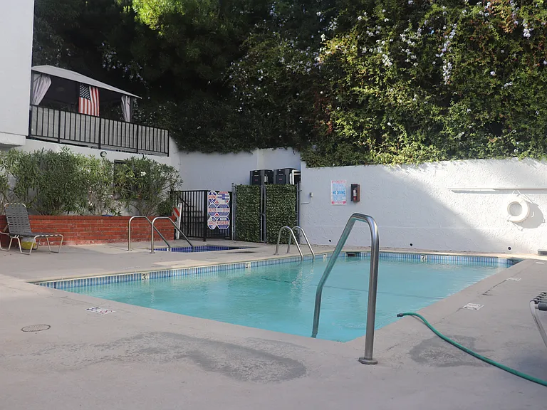 Hillside Terrace — Photo 13