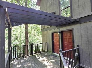 903 River Run Dr, Sandy Springs, GA 30350