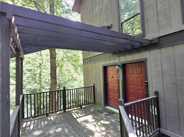 903 River Run Dr, Sandy Springs, GA 30350