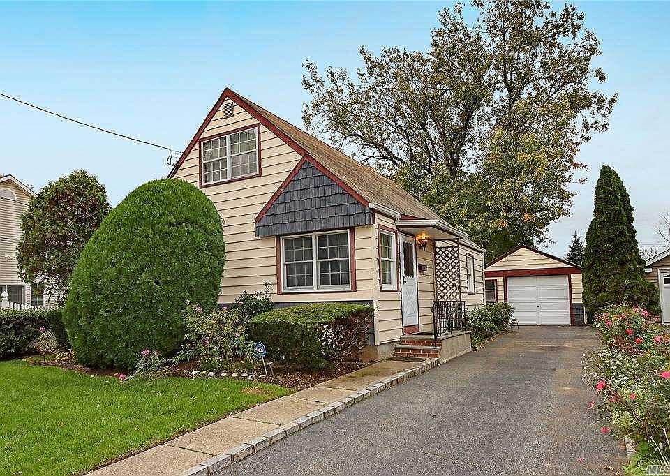 1st image of 4 Garden Ave