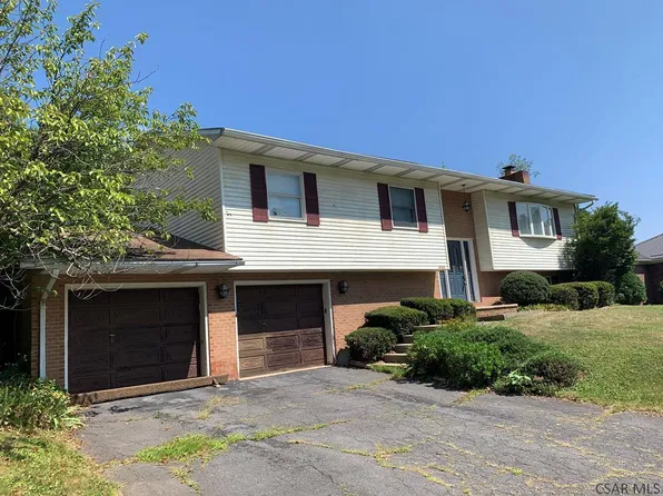 2123 Woodcrest Dr, Johnstown, PA 15905