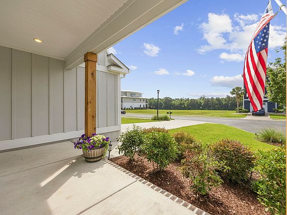 3rd image of 478 Harbor View Dr.