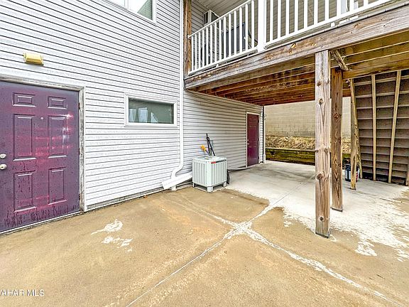 5th image of 318 W High St