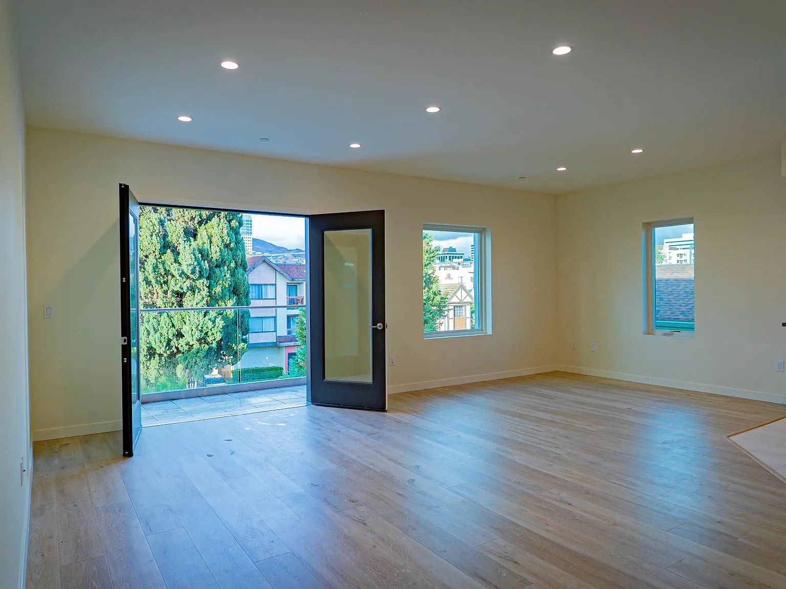 370 Salem St — Photo 4
