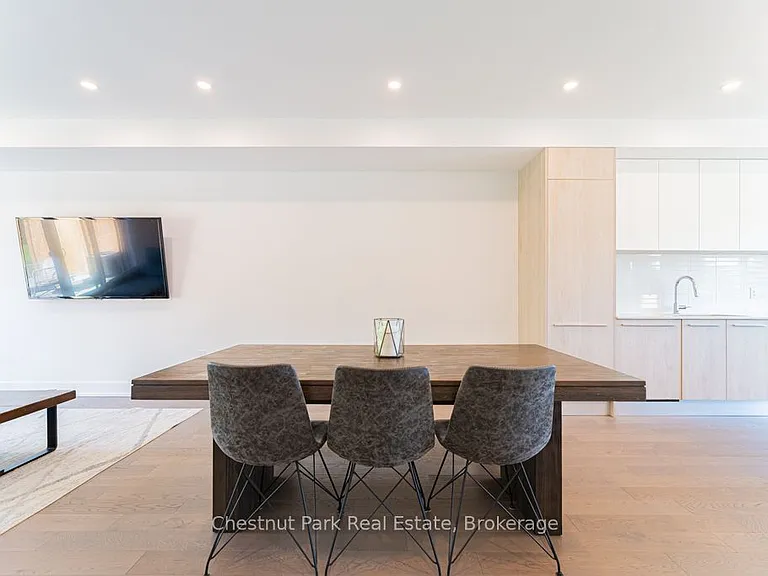 29 Rockmount Cres — Photo 11