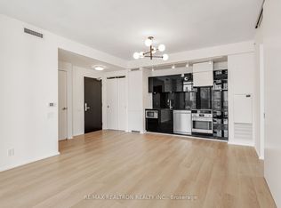 125 Peter St #2308, Toronto, ON M5V 0M2