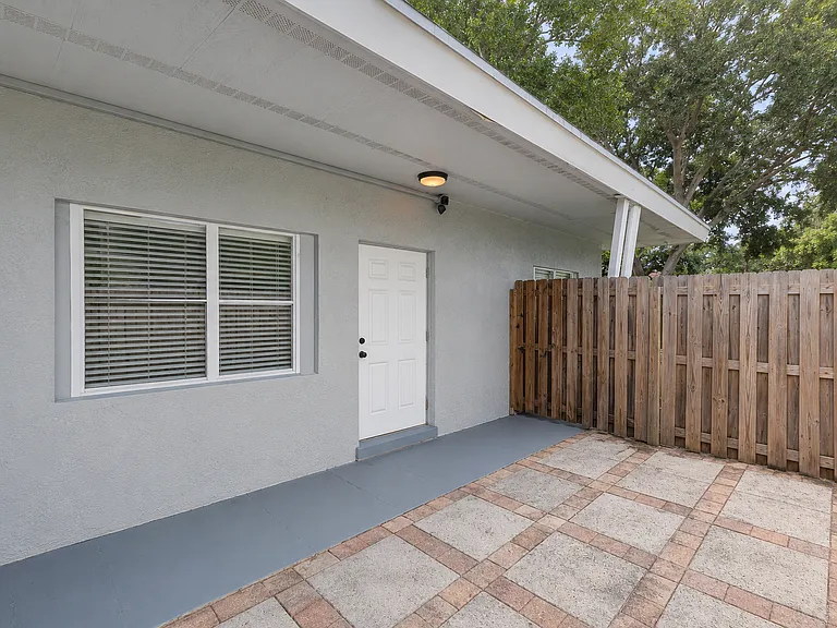 1600 Center St #B1 — Photo 11