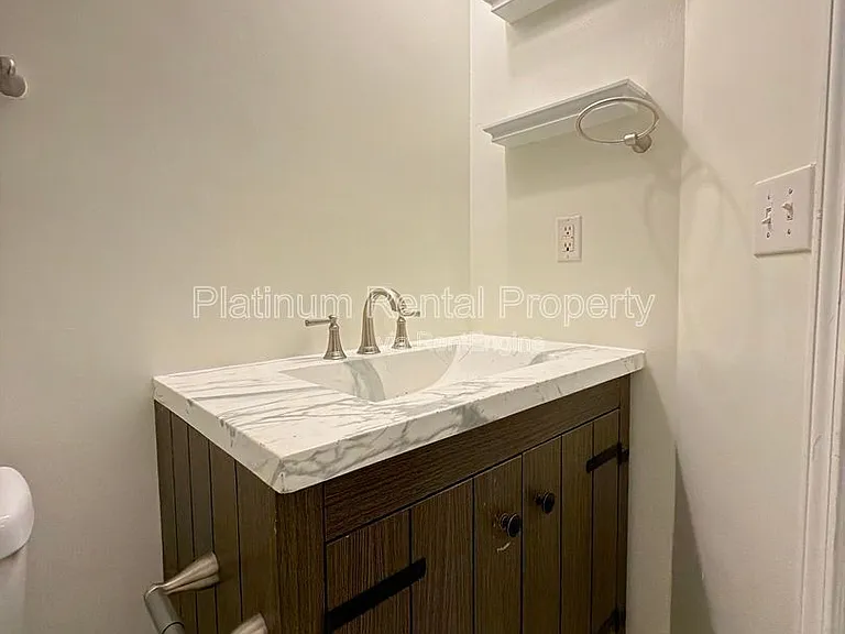 5975 Waterford Pl — Photo 32