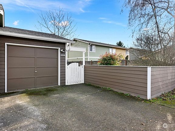 2nd image of 19598 2nd Avenue NE