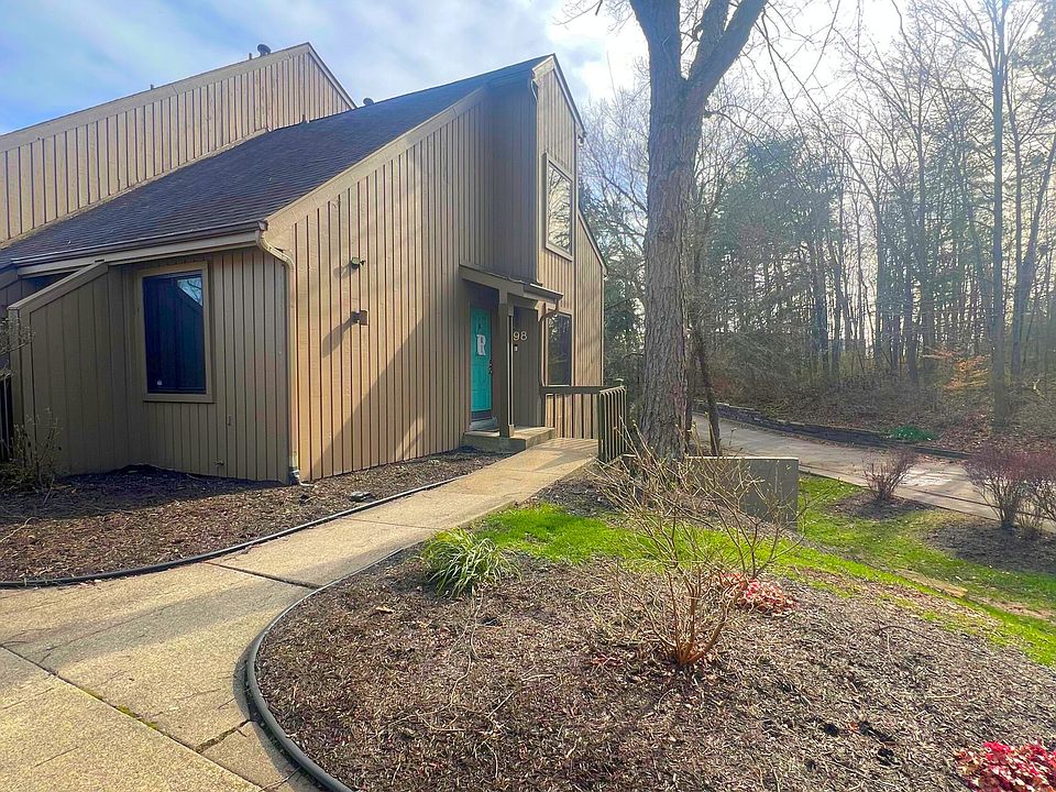 1st image of 98 Lookout Ridge Dr