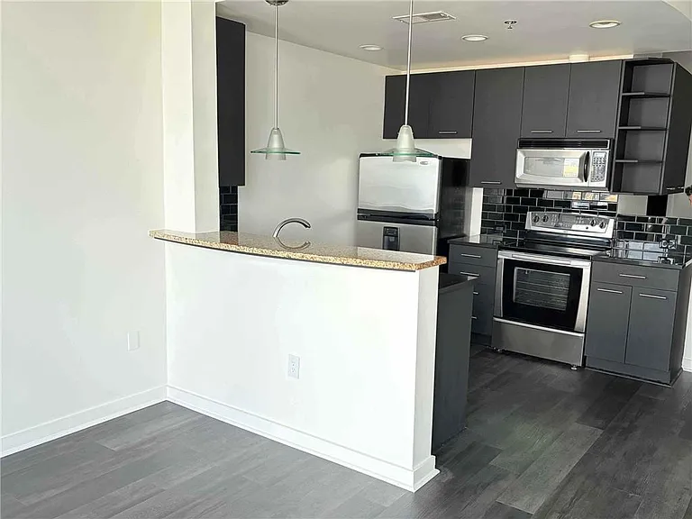 3324 Peachtree Rd #2213 — Photo 11