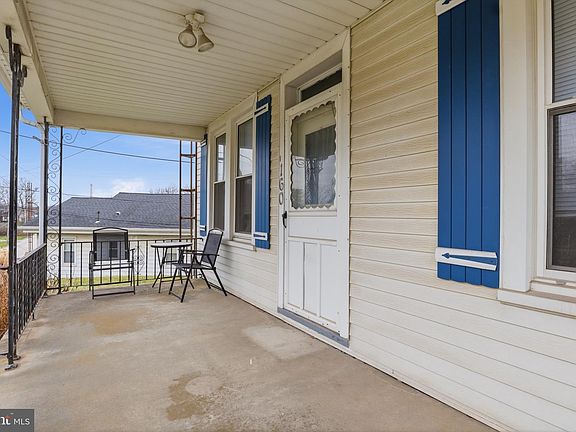 5th image of 160 E Berlin Rd