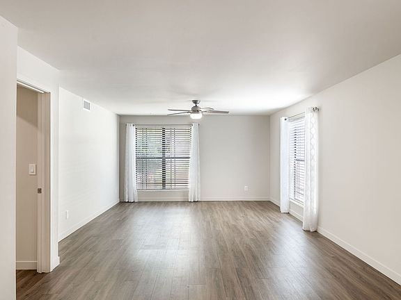 5th image of 5110 N 31st Way Unit 327