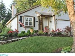 1050 Arapaho Ave, Worthington, OH 43085