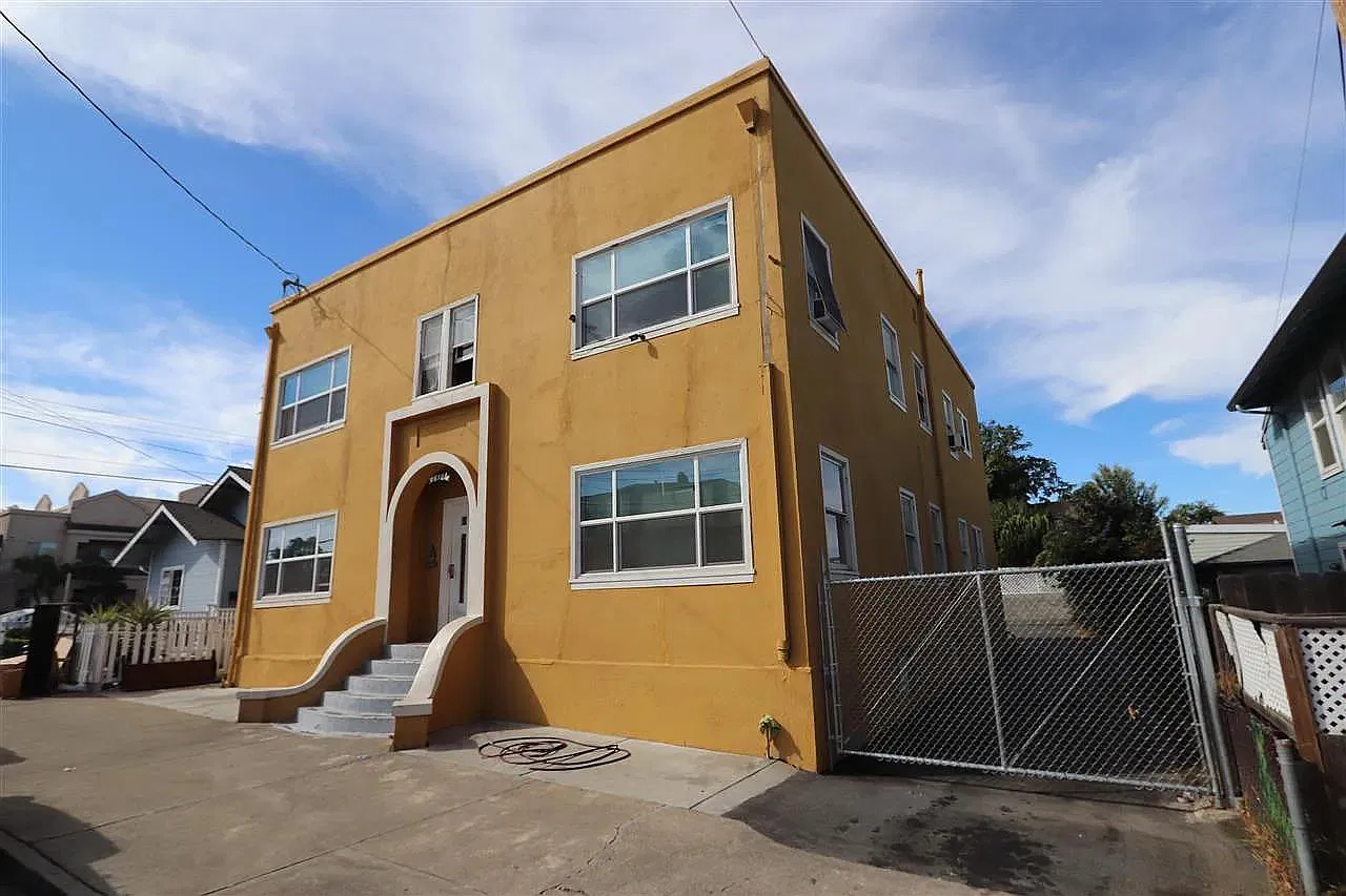 610 G St — Photo 1