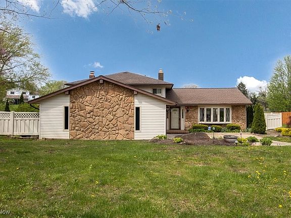 2nd image of 4071 Blossom Ct