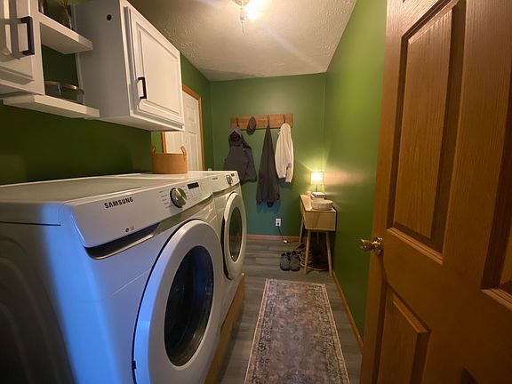 3rd image of 1551 E Pine Hill Ave