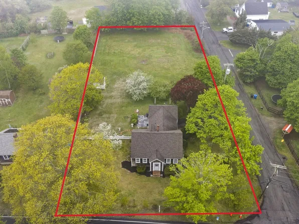 42 Old Barnstable Road, East Falmouth, MA 02536