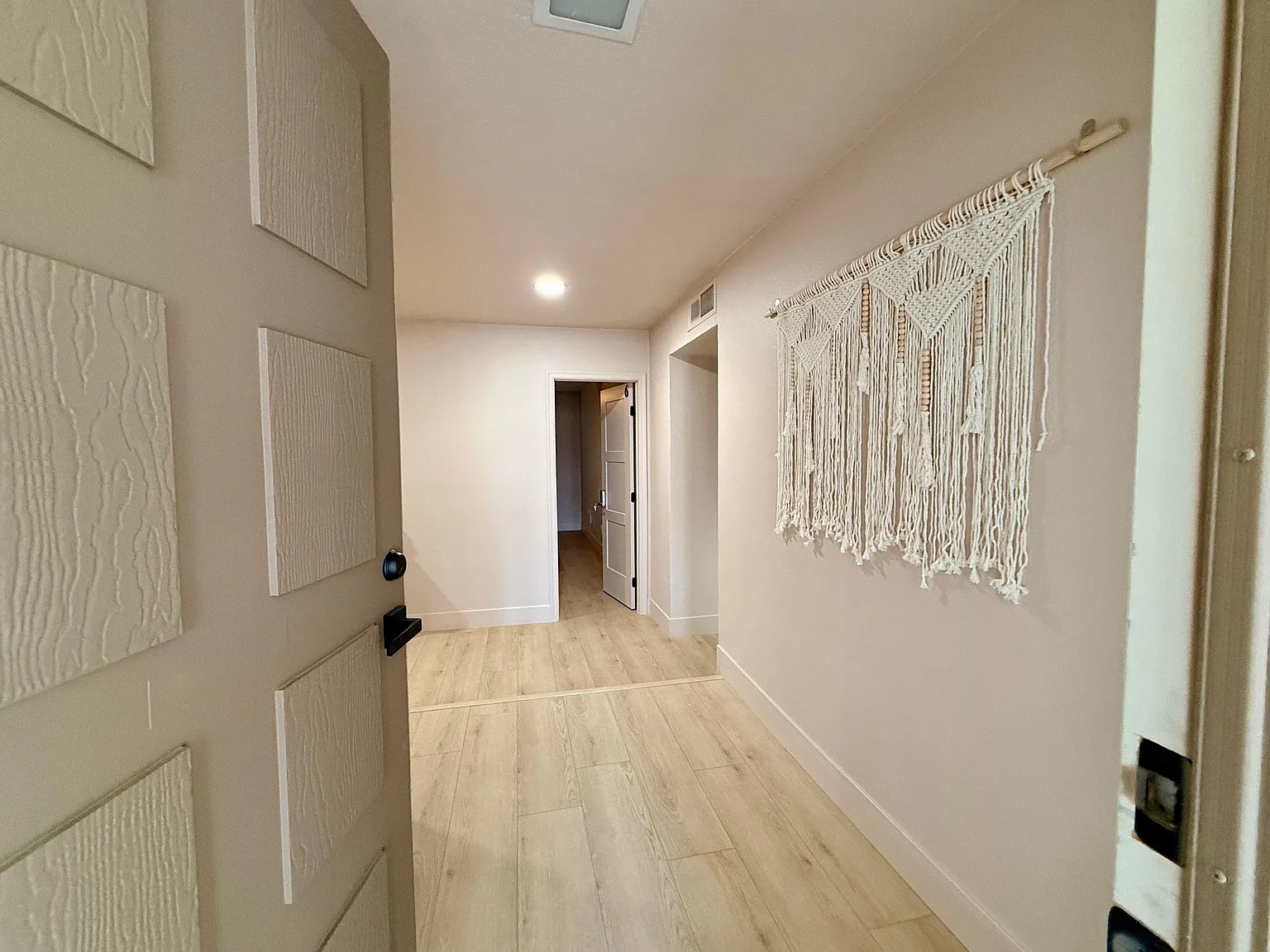4 bed, 3.0 bath, 1805 sqft, $979 — Photo 3