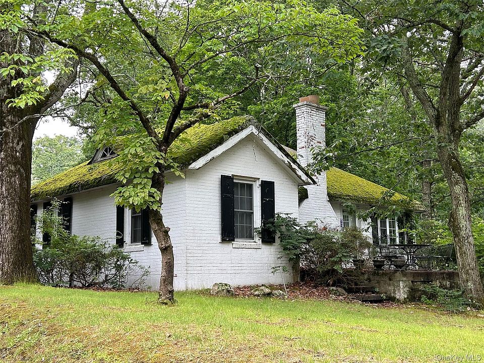 1st image of 32 Hillside Road