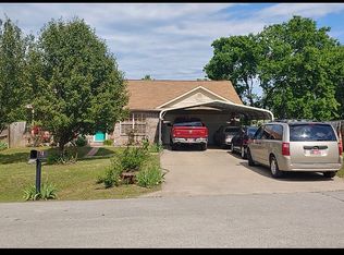 1201 N 13th St, Sapulpa, OK 74066