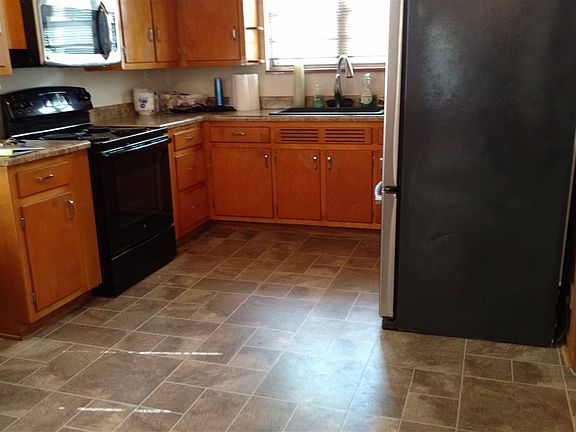 5th image of 205 E Cox Dr
