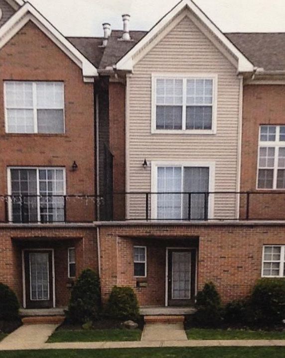 1st image of 2110 Fairdale Ave #2