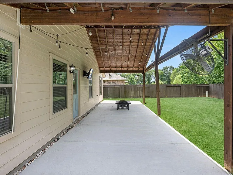 9415 Paloma Creek Dr — Photo 22